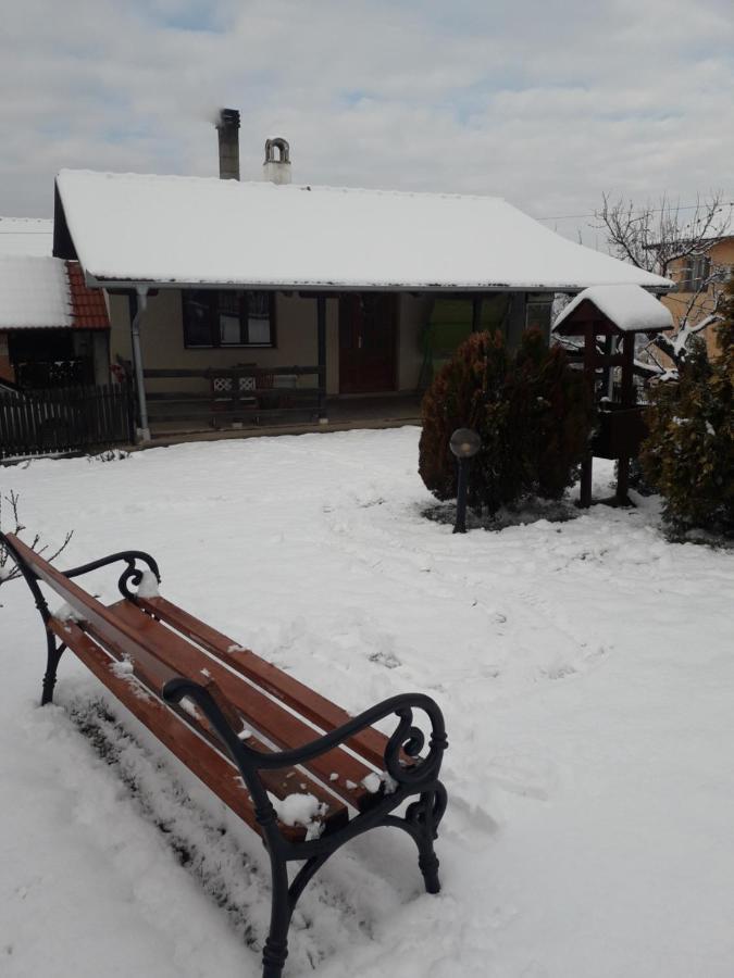 Galerija Jovanovic Topola Екстериор снимка